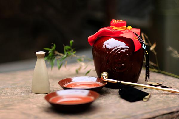 古代詩(shī)人喝的都是什么酒?怎么能一飲三百杯